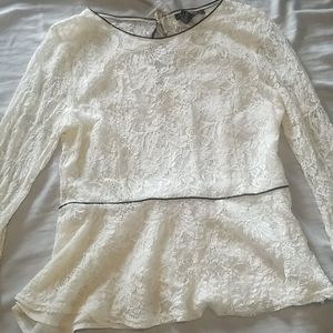White long sleeve, short torso Lace blouse M/L